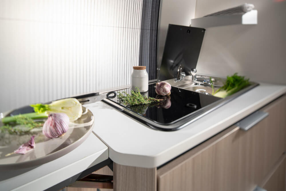 Adria Twin Axess 600 SP (Fiat) Kastenwagen 2021 Küche
