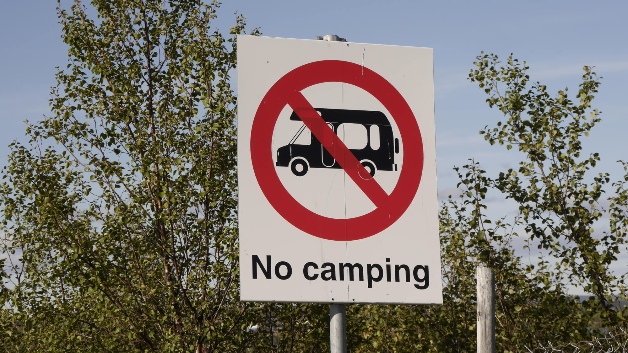Verbotsschild - Kein Camping erlaubt